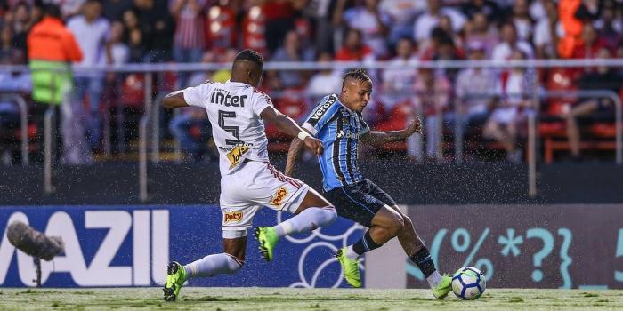 Em jogo direto pelo G4, São Paulo e Grêmio empatam por 1 a 1