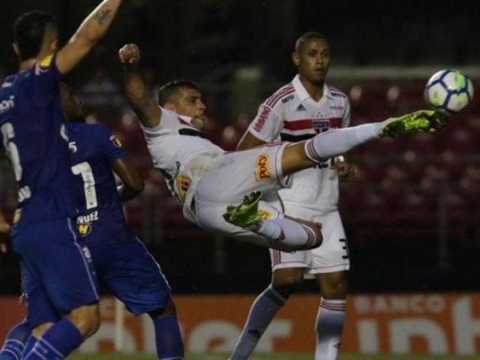 São Paulo vence Cruzeiro no Morumbi e garante vaga na pré-Libertadores