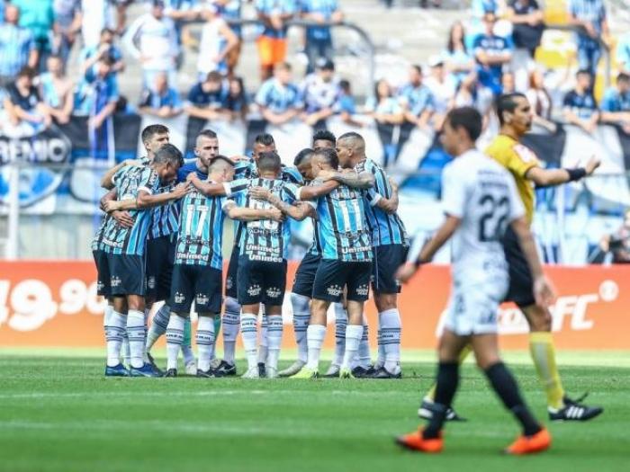 Grêmio vence Corinthians e garante vaga na fase de grupos da Libertadores 2019