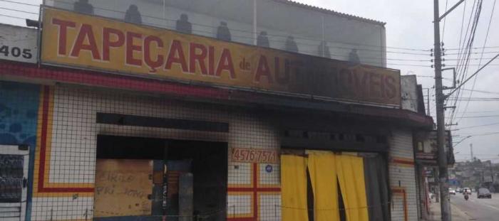 Incêndio atinge tapeçaria automotiva em Mauá