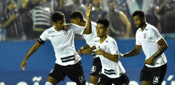 Corinthians goleia e se garante nas quartas de final da Copa São Paulo