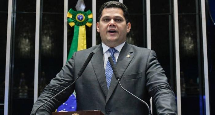 Após desistência de Renan, Alcolumbre é eleito presidente do Senado em 1º turno