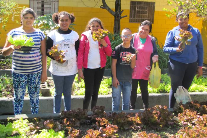 APAE de Mauá inova currículo pedagógico e desenvolve projeto “Horta”