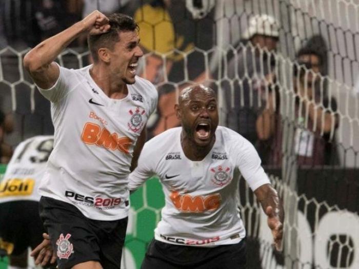 Com sufoco, Corinthians vira jogo contra Avenida-RS e avança na Copa do Brasil