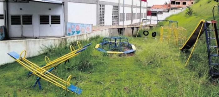 Mauá sofre com falta de limpeza nas escolas da cidade