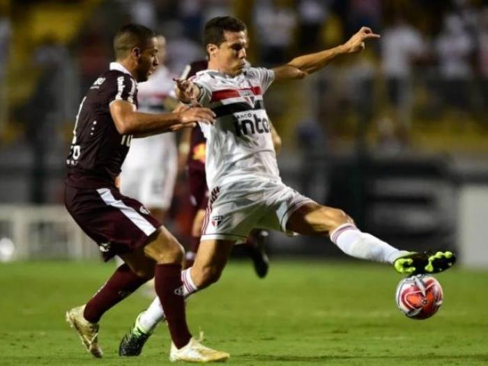 São Paulo empata com Ferroviária no Pacaembu