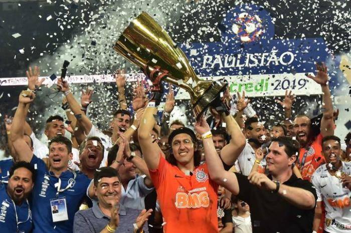 Corinthians vence São Paulo e é campeão paulista pela 30ª vez