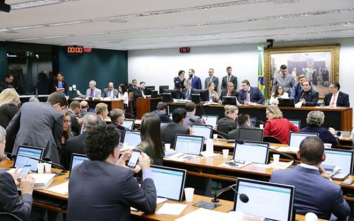 CCJ da Câmara aprova por 48 votos a 18 relatório favorável a reforma da Previdência