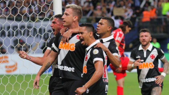 Vasco e Corinthians empatam por 1 a 1 na Arena da Amazônia