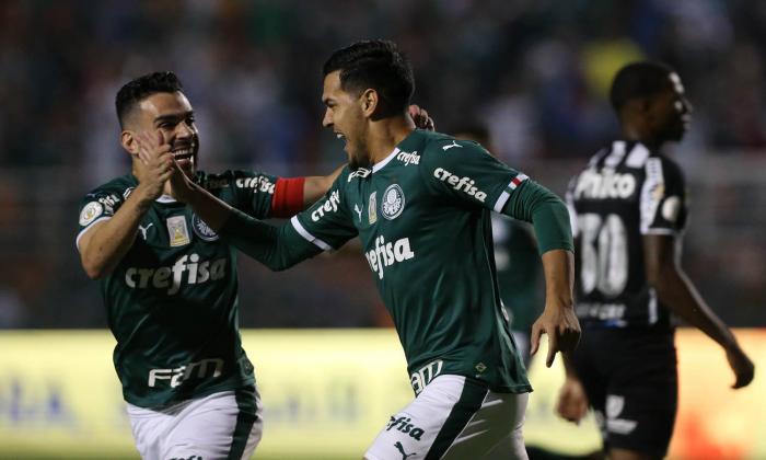 Palmeiras goleia Santos e assume liderança isolada do Brasileirão