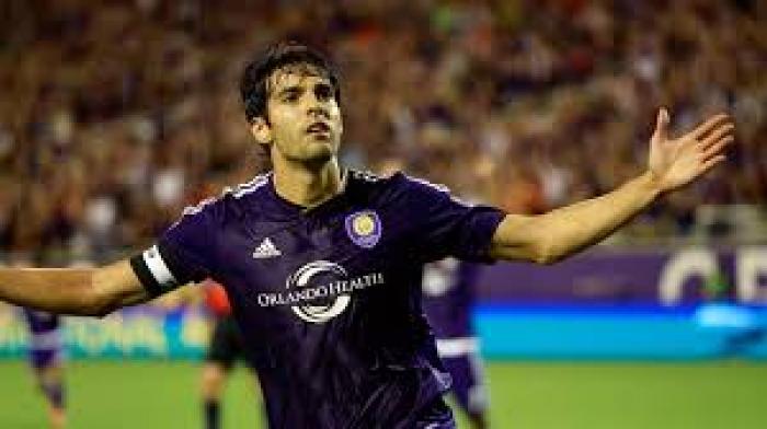 Kaká anuncia aposentadoria do futebol