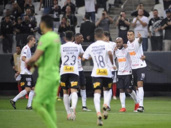 Corinthians vence Deportivo Lara-VEN por 2 a 0 pela Copa Sul-Americana