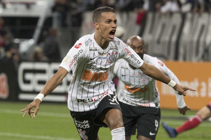 Corinthians vence clássico contra o São Paulo pelo Brasileirão