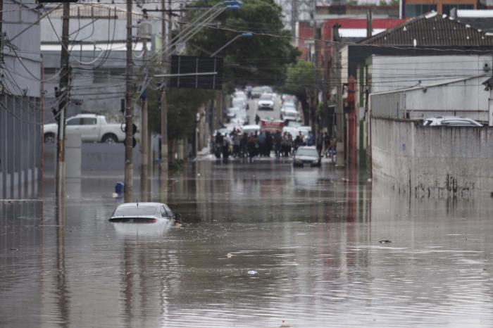 Saque do FGTS para atingidos por enchentes em Mauá e no Grande ABC segue até a próxima semana