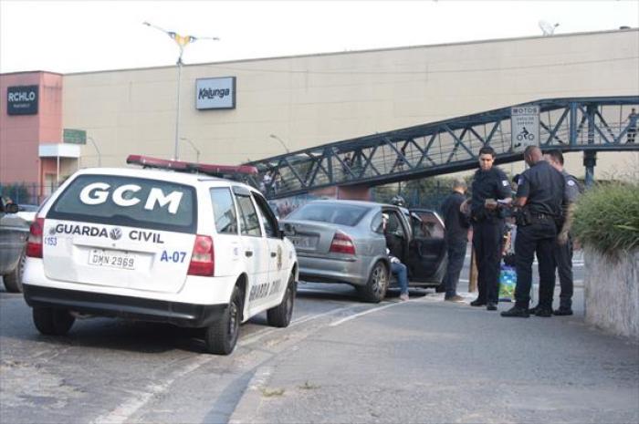 Mauá faz operação contra transporte clandestino