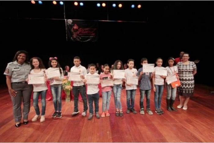 300 alunos formam-se no Proerd em Mauá