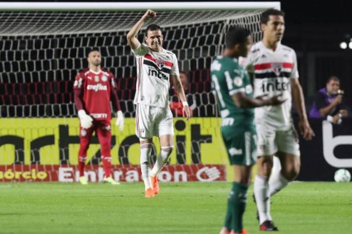 São Paulo e Palmeiras empatam clássico por 1 a 1