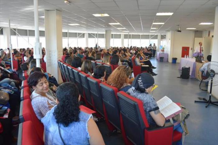 Mauá qualifica centenas de servidores da rede municipal de ensino