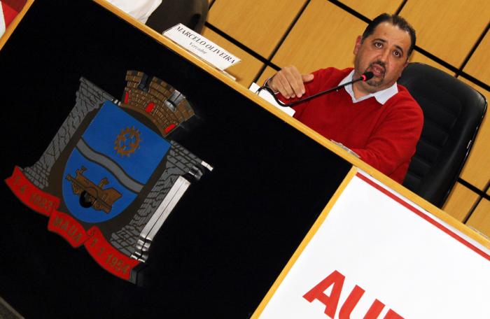 Má gestão da saúde vira alvo de debate proposto por Marcelo Oliveira