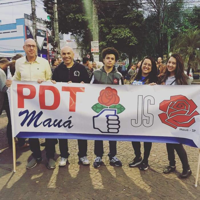 Desafios para o ingresso de jovens na política