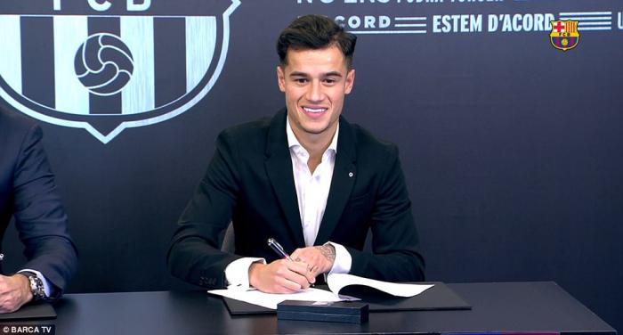 Philippe Coutinho visita Camp Nou e será apresentado nesta segunda-feira (8) pelo Barcelona