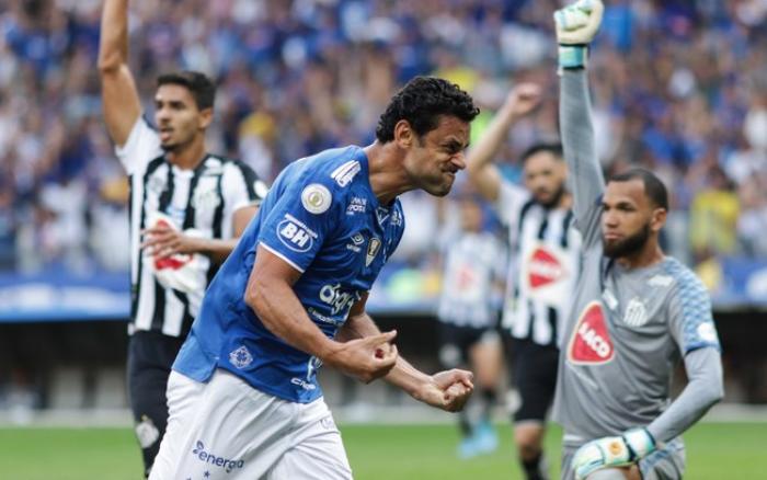 Em estreia de Rogério Ceni no comando, Cruzeiro vence líder Santos e sai da zona de rebaixamento