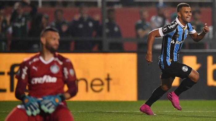 Palmeiras leva virada e é eliminado da Libertadores