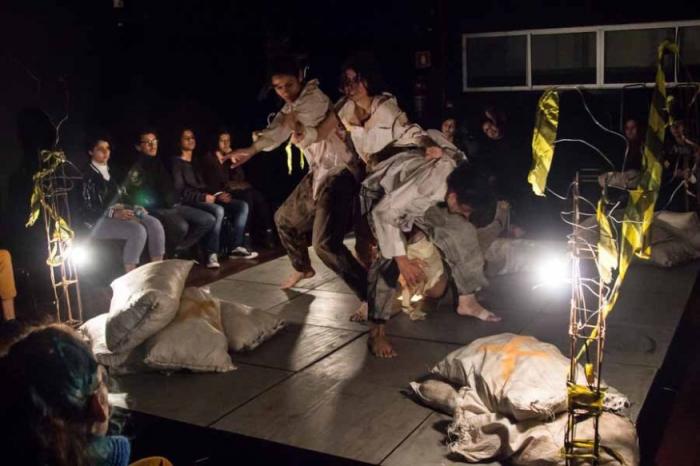 Grupo Teatro de Trincheira leva peça de teatro para lugares acessíveis de Mauá