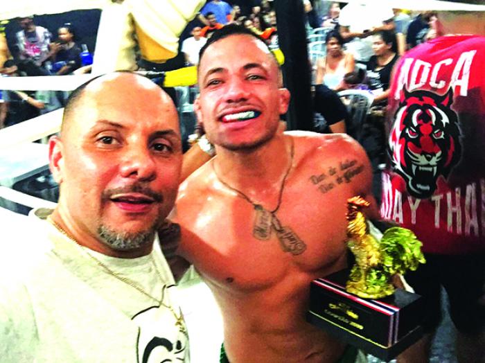Douglas Borgoni e amigos prestigiam evento de Muay Thai em Mauá