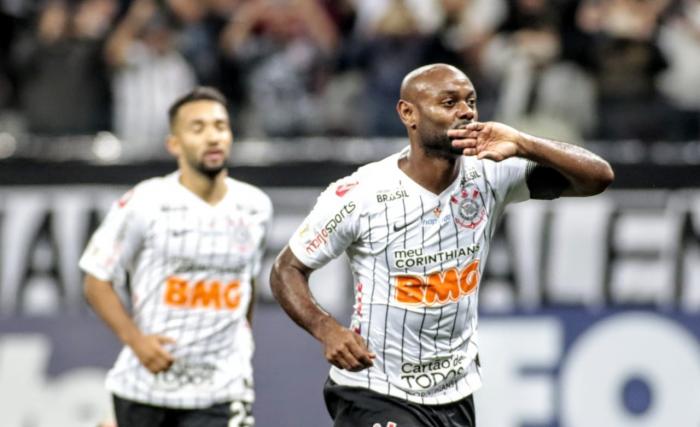 Corinthians vence Bahia em Itaquera