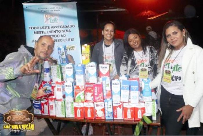 Douglas Borgoni e colaboradores arrecadam doações do projeto ‘Quero Leite’ na Chácara D&F Car