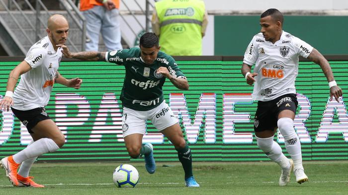 Com gol de Dudu nos minutos finais, Palmeiras empata com Atlético-MG e desvantagem para o líder aumenta