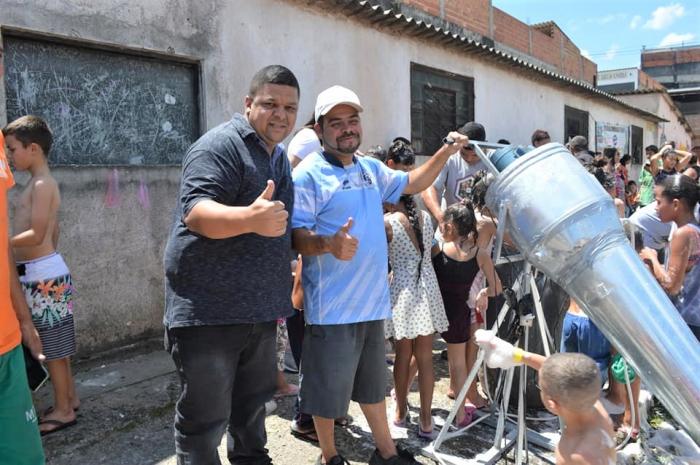 Vereador Neycar percorre vários bairros da cidade nas comemorações do Dia das Crianças