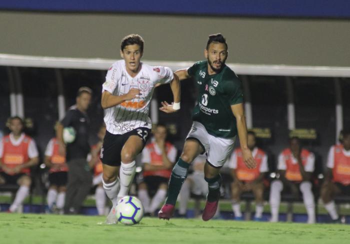 Goiás e Corinthians empatam por 2 a 2 em Goiânia