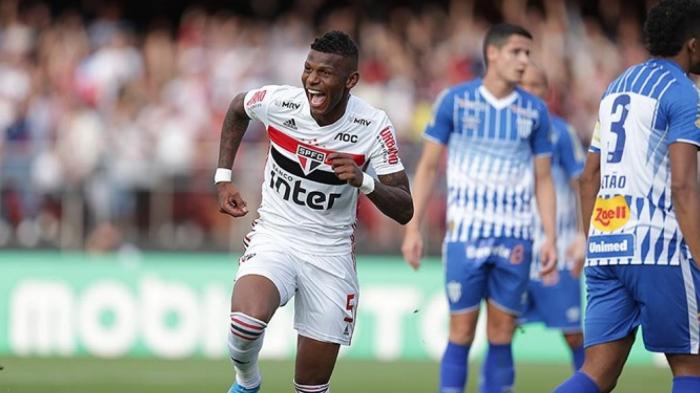 Com gol de Arboleda, São Paulo vence Avaí no Morumbi