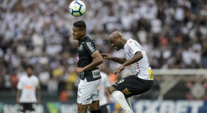 Corinthians e Santos ficam no 0 a 0 em clássico disputado em Itaquera