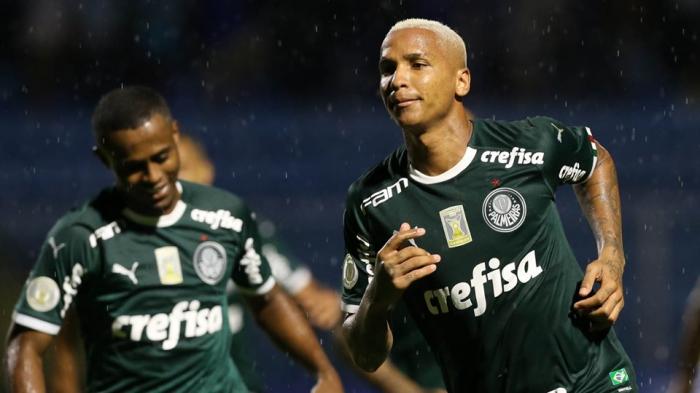 Com lance polêmico, Palmeiras vence Avaí na Ressacada