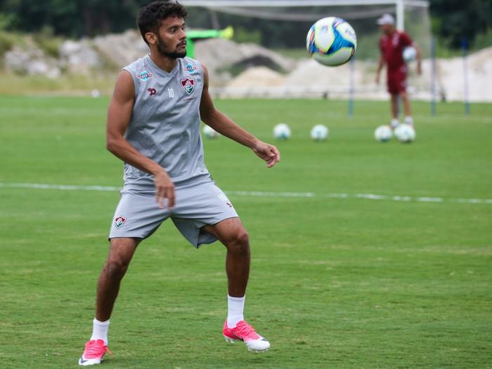 Palmeiras contrata Gustavo Scarpa por cinco anos