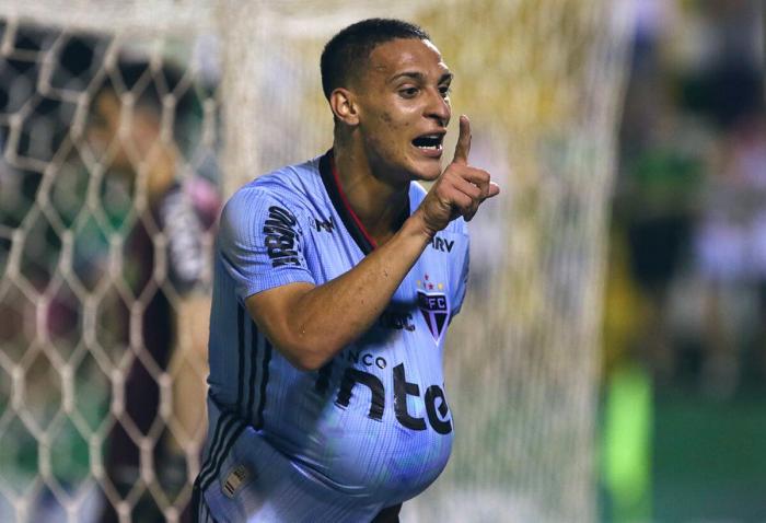 São Paulo vence Chapecoense fora de casa por 3 a 0