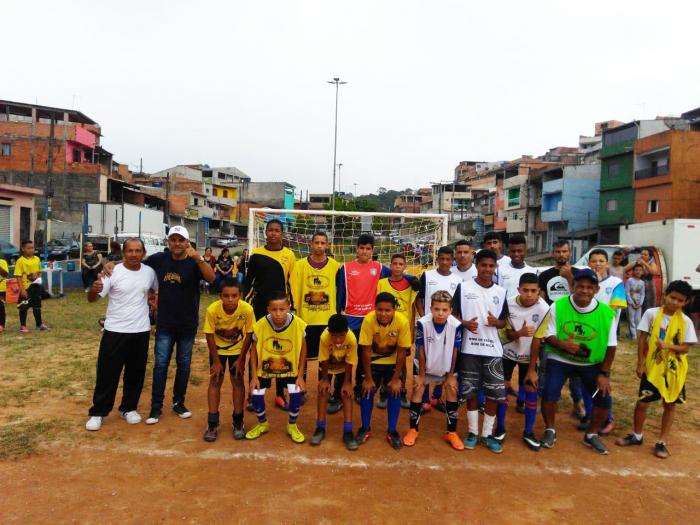 Douglas Borgoni prestigia amistoso do projeto ‘Tok Tok de Bola’