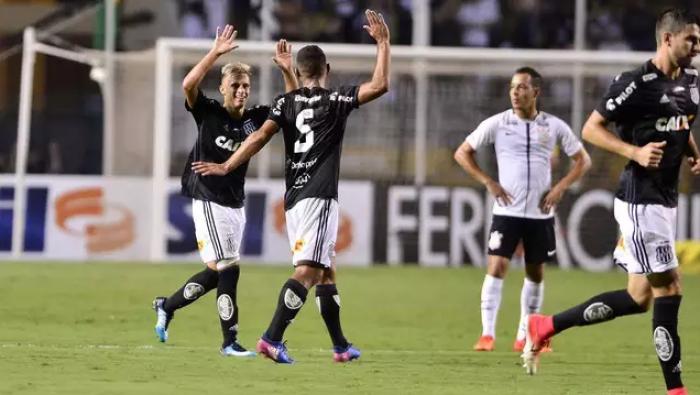 Jádson perde pênalti e Corinthians é derrotado no Pacaembu