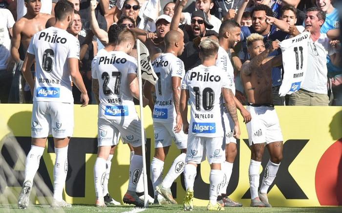 Santos goleia Flamengo no encerramento do Brasileirão e termina em segundo lugar