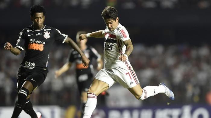 São Paulo e Corinthians empatam clássico por 0 a 0
