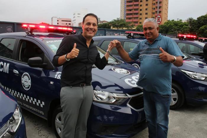 Severino do MSTU participa da cerimônia de entrega das novas viaturas da GCM