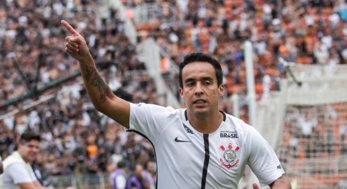 Corinthians vence São Paulo por 2 a 1 no primeiro clássico da temporada