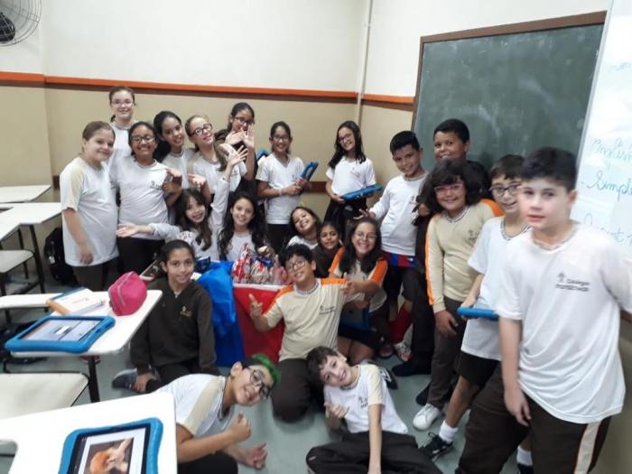 Aniversário de gêmeos, em tempo de pandemia, mobiliza familiares, mães e amigos de colégio