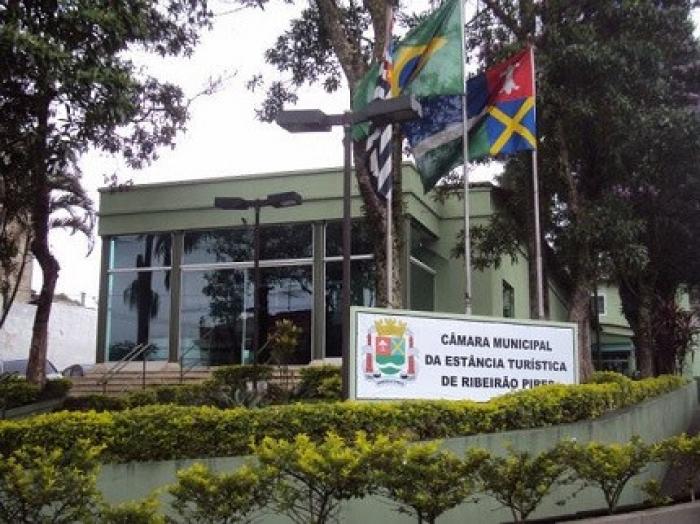 Câmara de Ribeirão Pires aprova veto a 13º de políticos