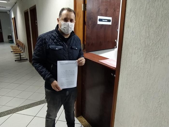 Marcelo Oliveira protocola pedido de impeachment contra Atila Jacomussi 