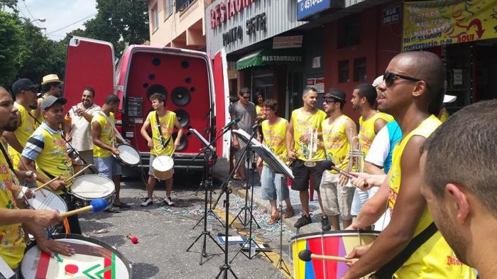 Bloco do Cadinho traz alegria para Mauá