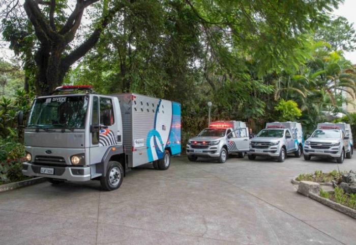 Mauá e mais duas cidades da região recebem viaturas para transporte de presos